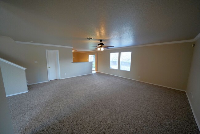 Building Photo - Charming 4-Bedroom, 2.5-Bathroom Home in C...