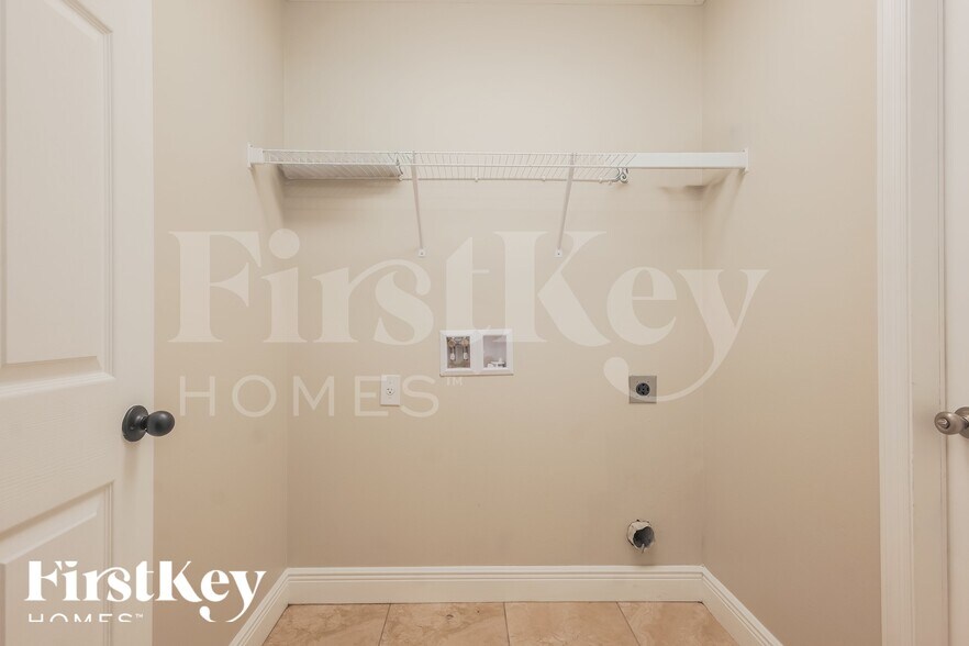 Building Photo - 1806 NE 2nd Ave