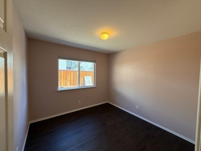 Building Photo - Single Story 4-bedroom home in Sylvan Scho...