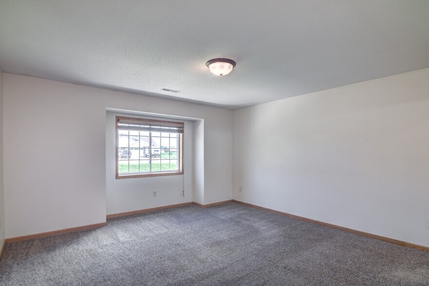 Building Photo - 5538 165th St E