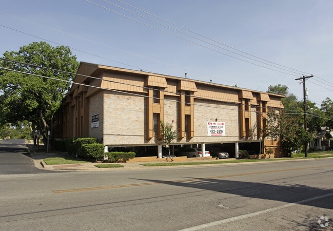 Primary Photo - Castle Arms Apartments