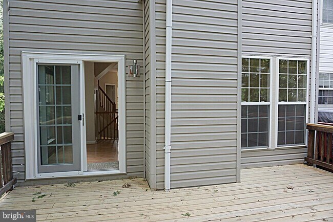Building Photo - 20601 Duck Pond Pl