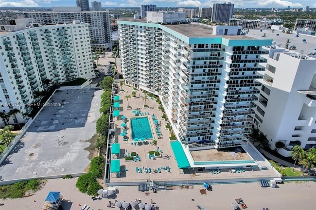 Building Photo - 3725 S Ocean Dr