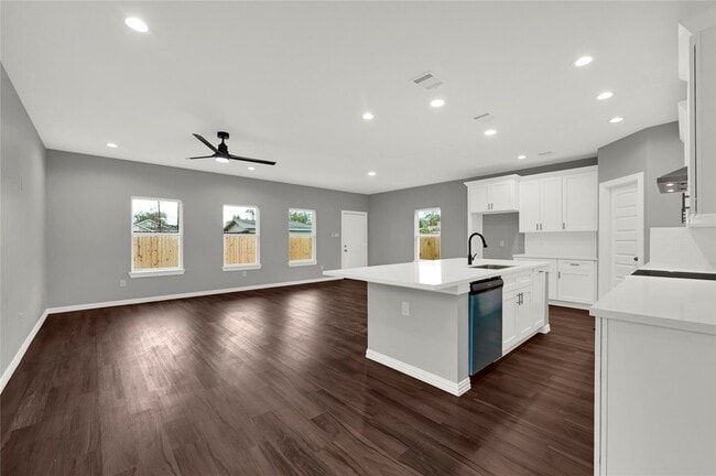 Building Photo - 8029 Ritz St