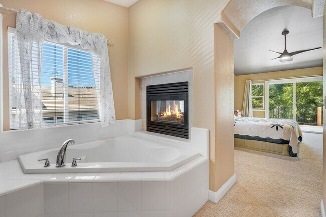Building Photo - 4011 Prairie Falcon Dr