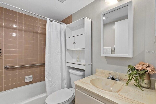 Building Photo - 4852 Independence Dr