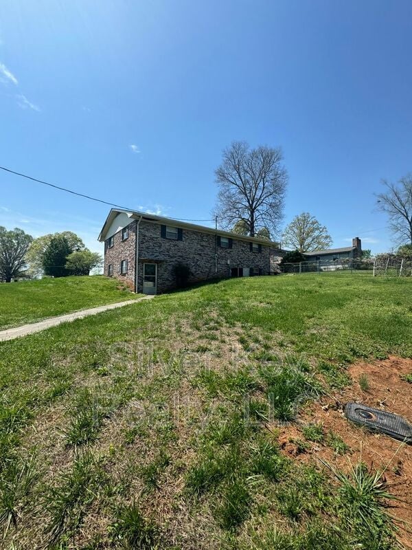 Building Photo - 103 Co Rd 807