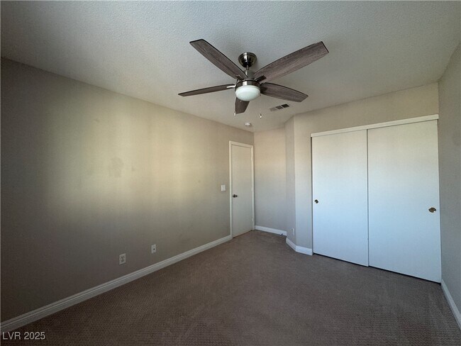 Building Photo - 2425 Island Paradise Ave