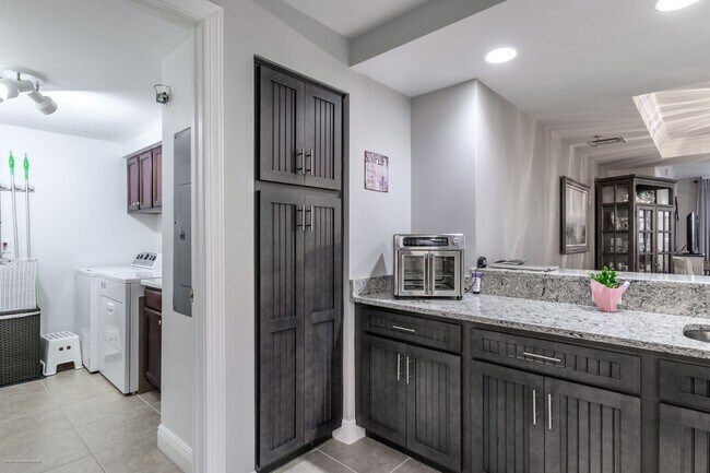 Building Photo - TURNKEY FURNISHED EXECUTIVE RENTAL IN BURN...
