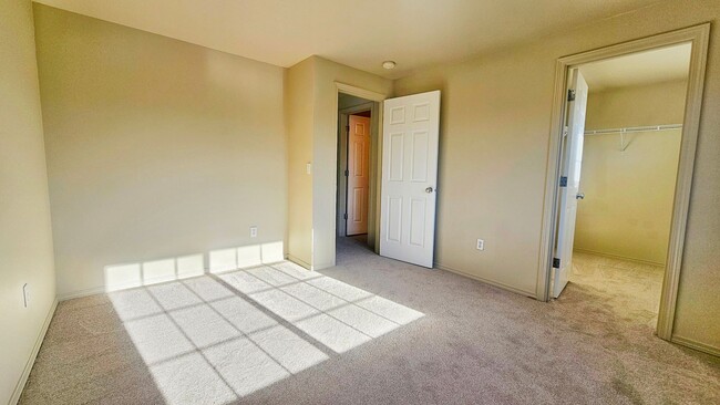 Building Photo - Beautiful 5 bed 2.5 Bath Home in Renton Highlands