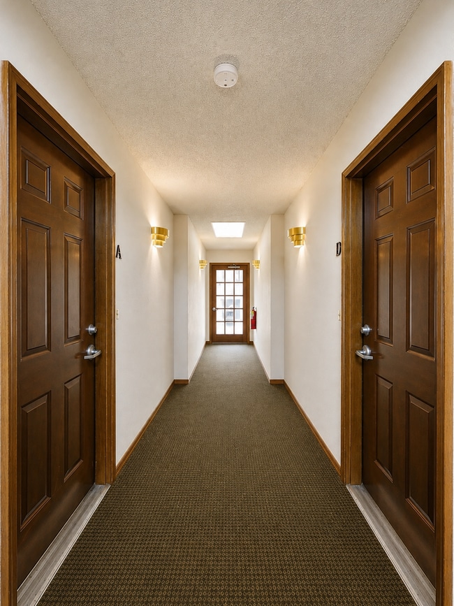 Building Photo - 510 E Elm St