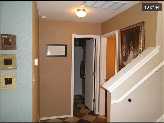 Building Photo - 223 Brandons Way