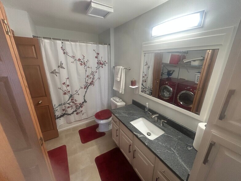 Building Photo - 530 Windstone Dr