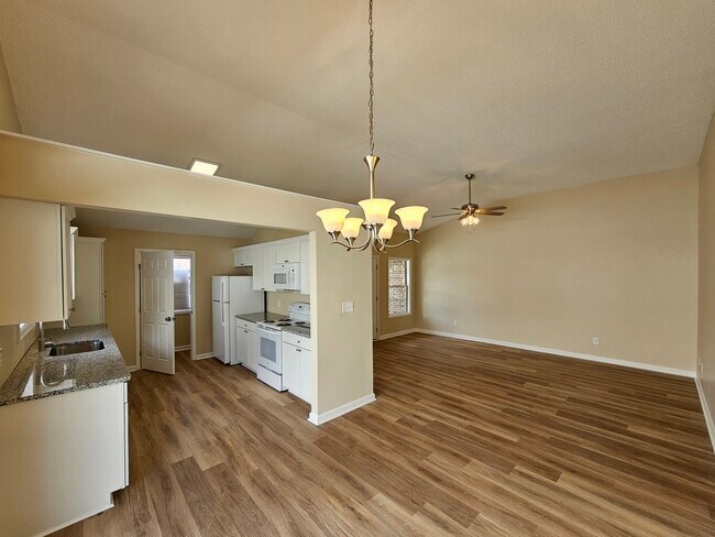 Building Photo - 1802/1804 Barberry Dr