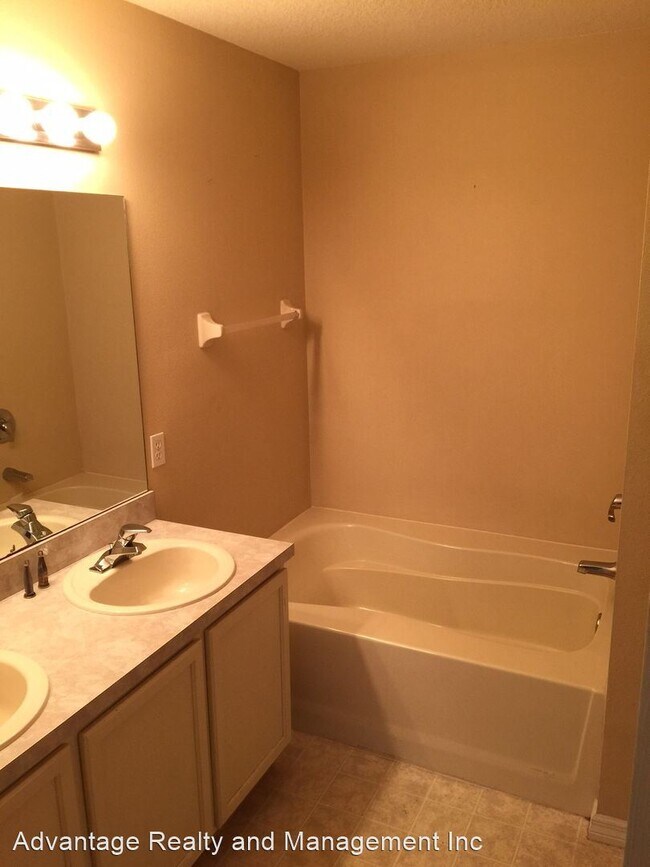 Building Photo - 4 br, 2 bath House - 12 Pineland Ln