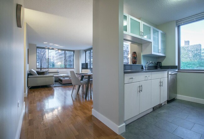 Building Photo - 58 W 91st St