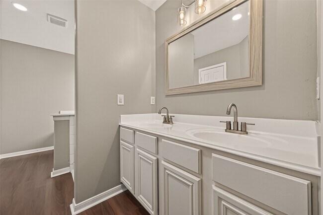 Building Photo - 6542 Carly Park Way
