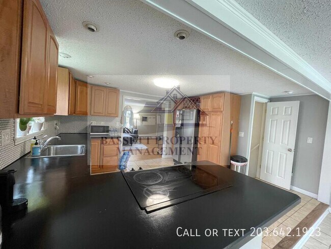 Building Photo - 56 Sperry Dr