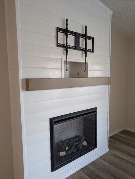 Building Photo - 3830 W Cedar Heights Rd