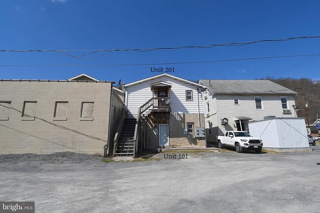 Building Photo - 168 S Washington St