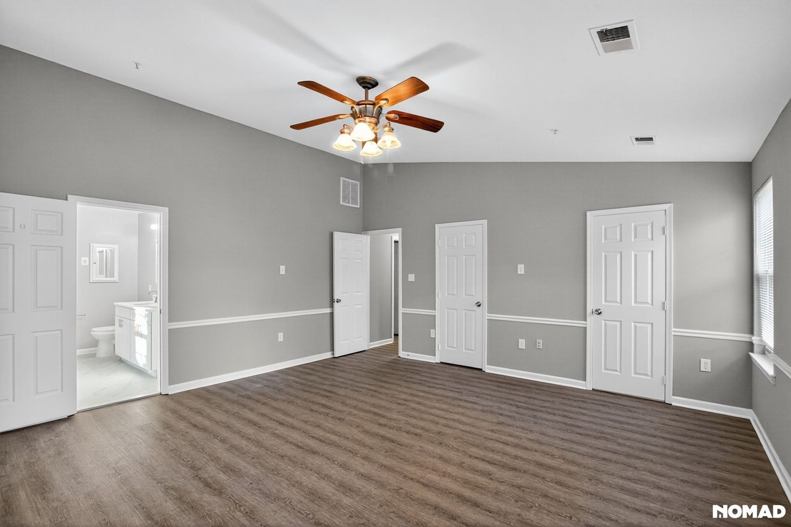 Building Photo - 7 Hickory St