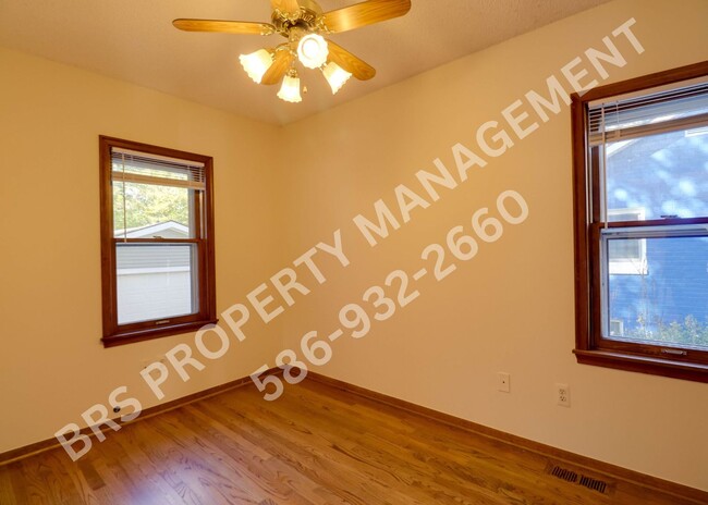 Building Photo - Rochester Hills totally renovated 2 BR ranch