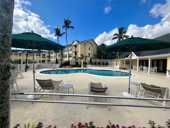 Building Photo - 6324 La Costa Dr