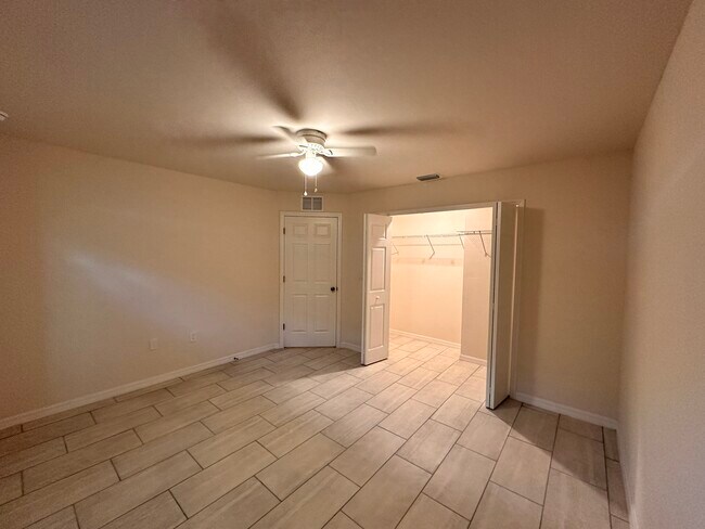 Building Photo - 1453 SE 10th Terrace