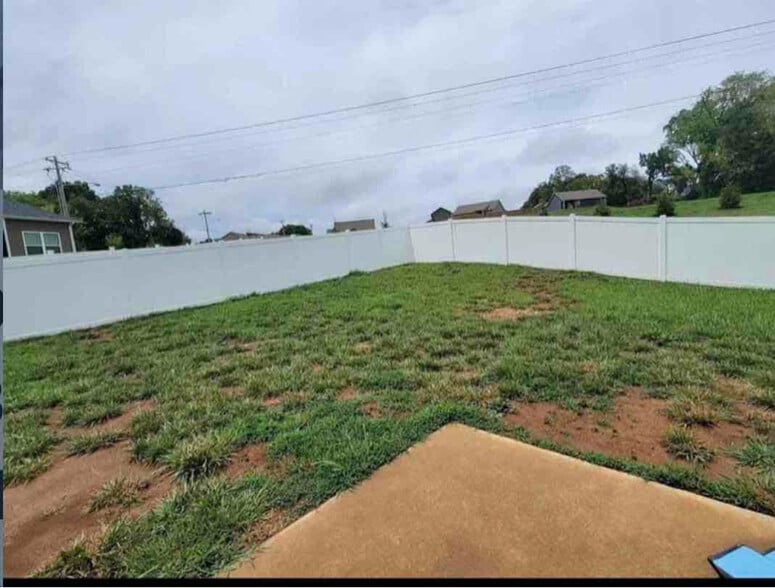 Building Photo - 329 Turney Ln