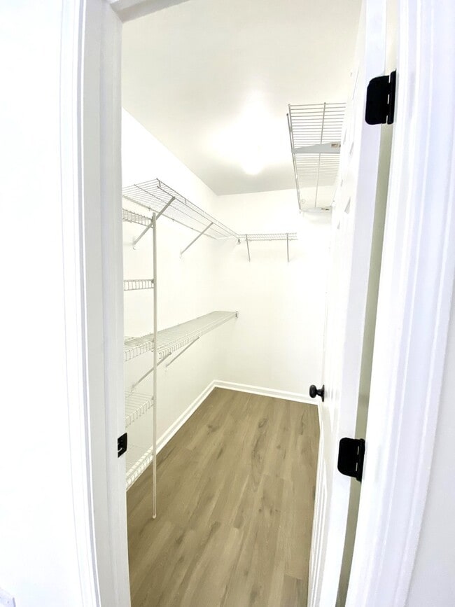 Building Photo - 629 W Streamwood Blvd