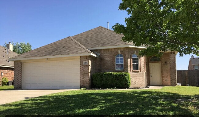 Primary Photo - 3210 Blue Jay Ln