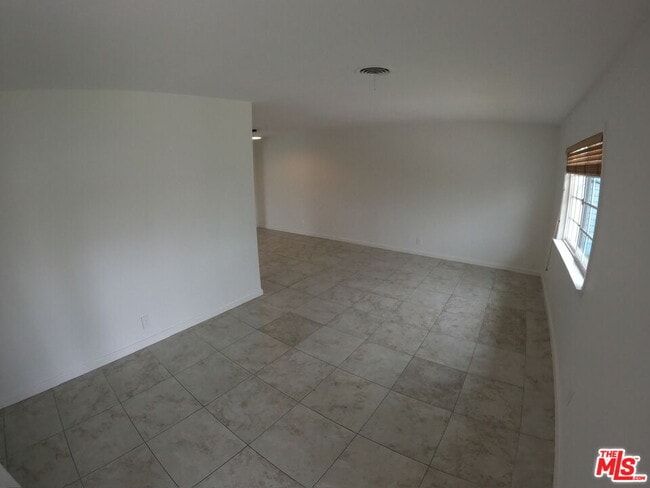 Building Photo - 5421 Hendricksen Dr