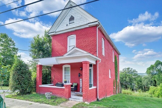 Building Photo - 302 Patton Ave NW