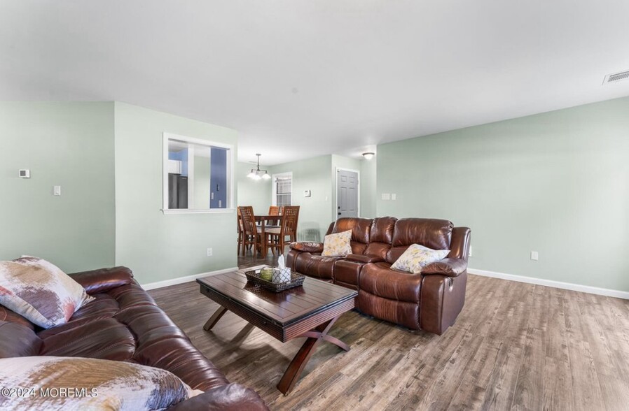 Building Photo - 339 Yorkshire Pl