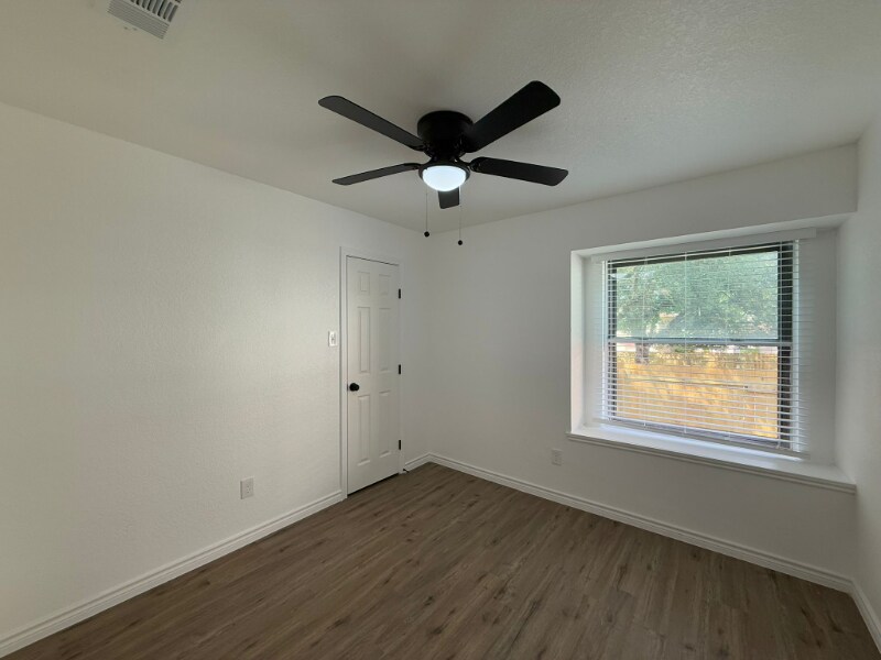 Building Photo - 6406 Gray Ridge