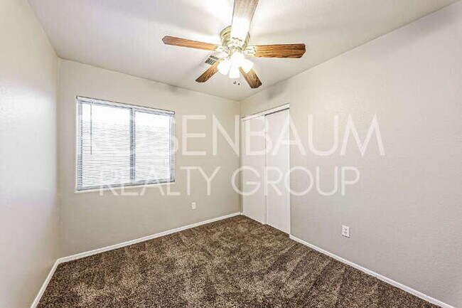 Building Photo - Gorgeous 3-bedrooms, 2-baths home located ...