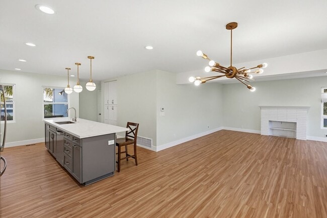 Building Photo - 3 Bedroom Home with Ocean Views in Point Loma