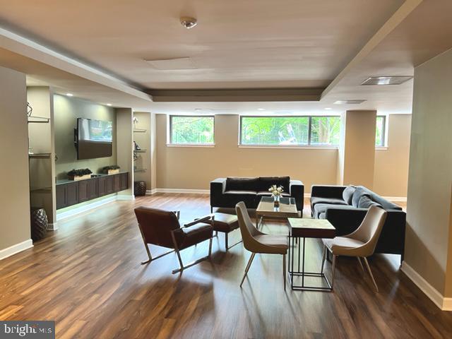 Building Photo - 2111 Wisconsin Ave NW