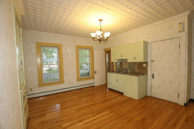 Building Photo - 61 Manchester St