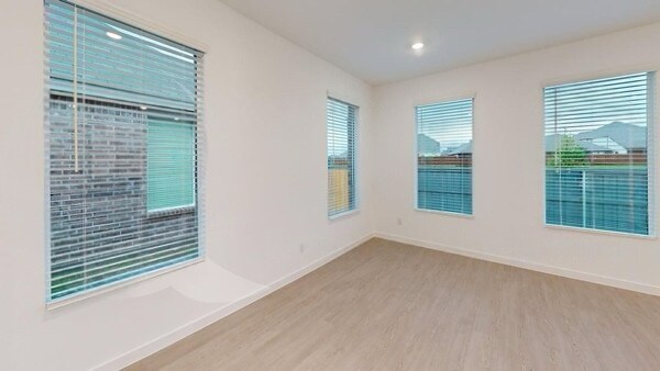 Building Photo - 726 Madrono Dr