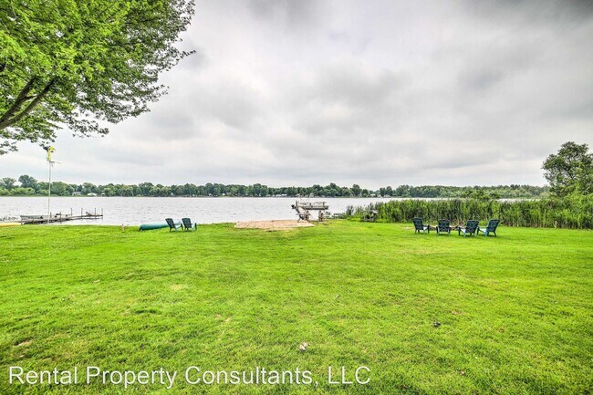 Building Photo - 3 br, 1 bath House - 3880 Bell Lake Dr. NE