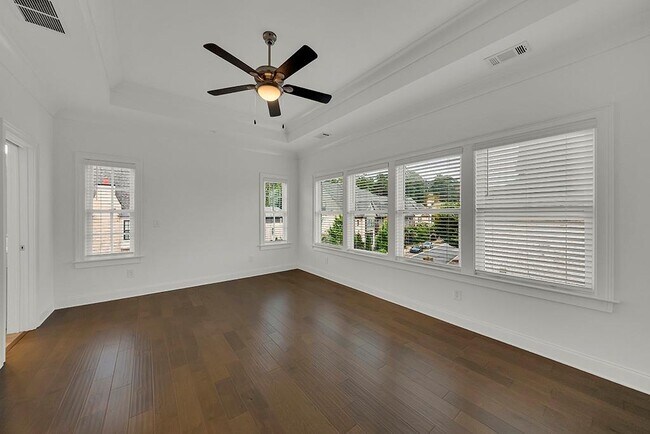 Building Photo - 6807 Encore Blvd