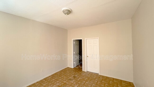 Building Photo - 317 S Mount St