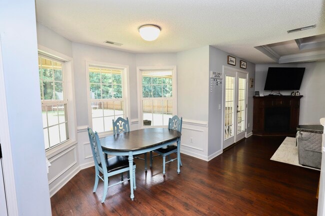 Building Photo - 4370 Excursion Dr
