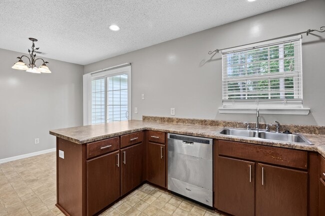 Building Photo - 115 Nandina Wy