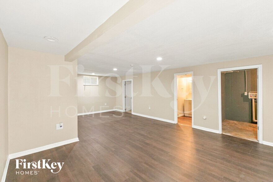 Building Photo - 2412 Bridger Dr