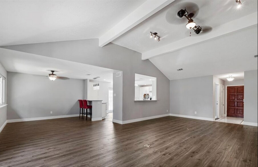 Building Photo - 2622 Gilliom Dr