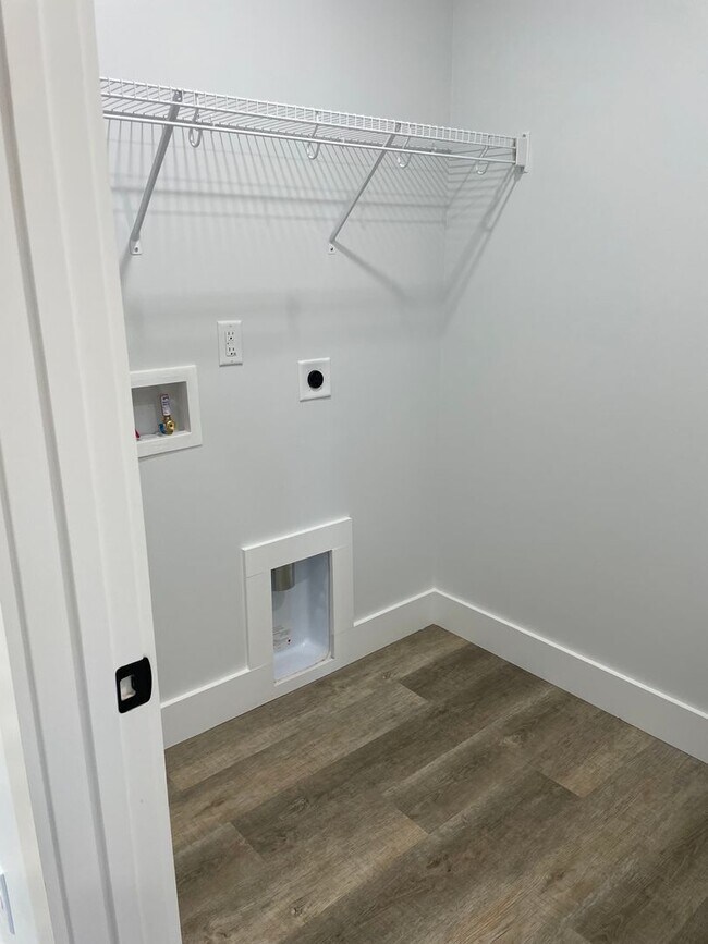 Building Photo - Beautiful Home for Rent – Modern Comforts ...