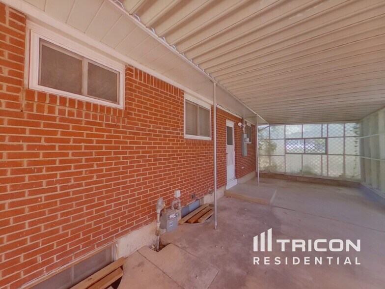 Building Photo - 603 Placid Rd