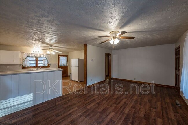 Building Photo - 6822 Wallis Rd